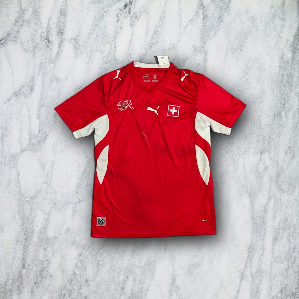 Camiseta local de Suiza 2026